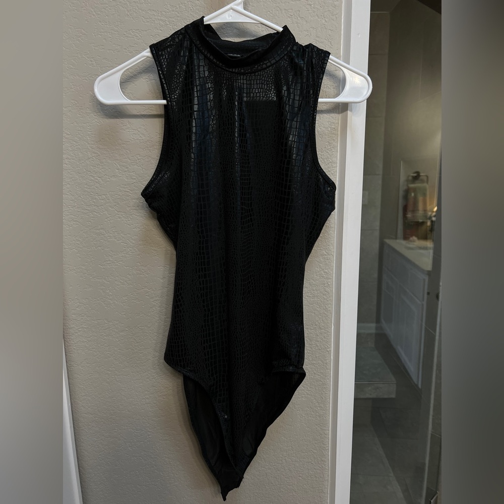 SHEIN Crocodile Bodysuit Adult Medium